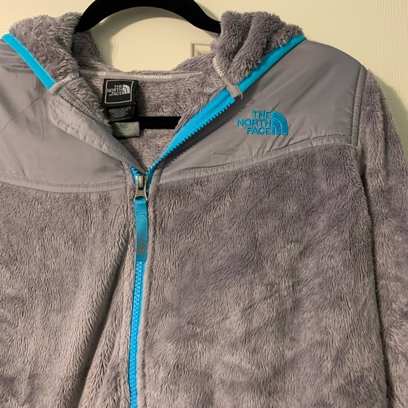 grey north face jacket with blue lining - Picture 2 of 7